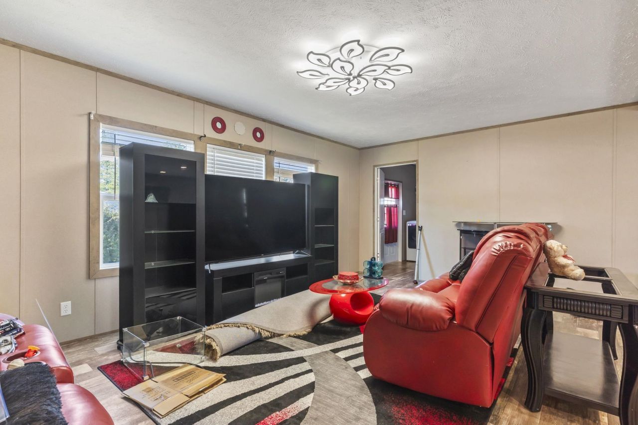 5467 Highway 66 Photo 9