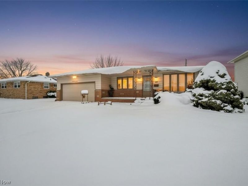 6846 Revere Road, Parma Heights, OH 44130 Photo 1