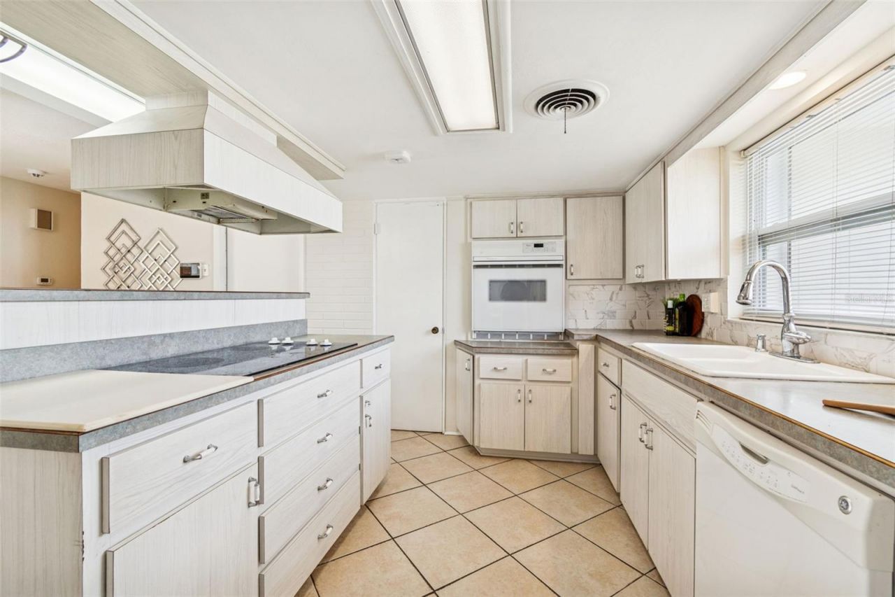 3700 21st Avenue N, Saint Petersburg, FL 33713 Photo