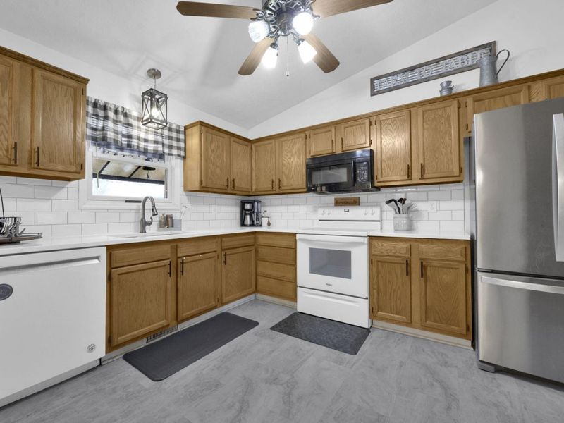 2120 State Route 187, London, OH 43140 Photo 8