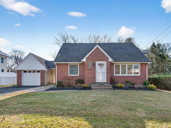 180 W Washington Avenue, Pearl River, NY 10965