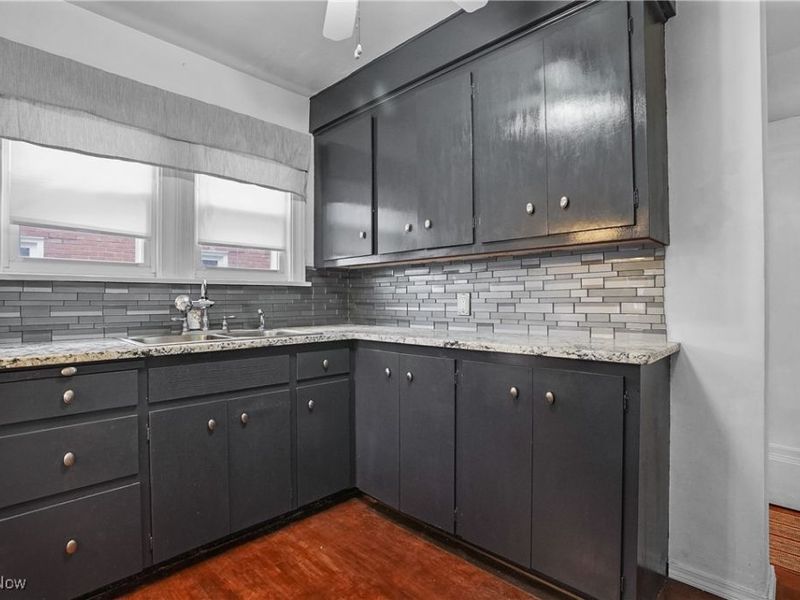 1898 Powell Avenue, Cleveland, OH 44118 Photo 21