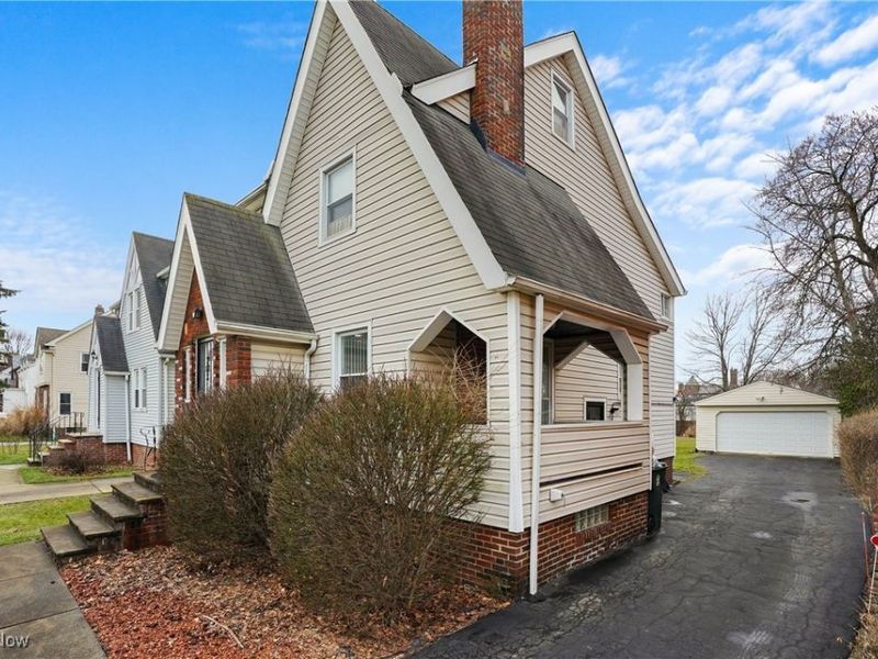 1898 Powell Avenue, Cleveland, OH 44118 Photo 3