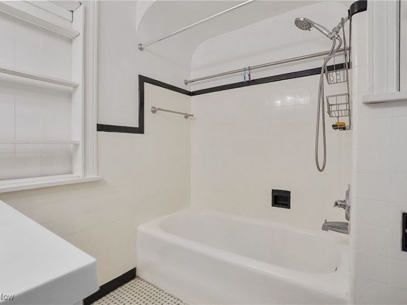 1898 Powell Avenue, Cleveland, OH 44118 Photo 30