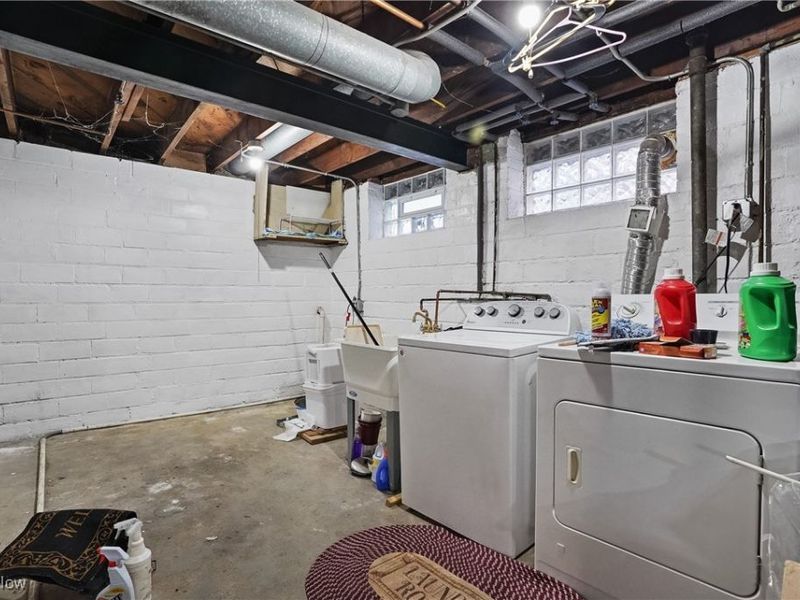 1898 Powell Avenue, Cleveland, OH 44118 Photo 35