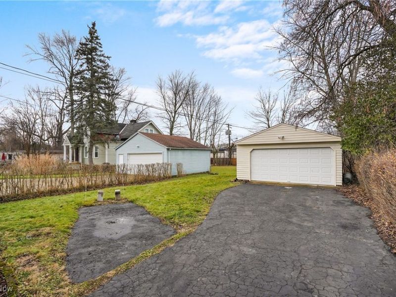 1898 Powell Avenue, Cleveland, OH 44118 Photo 4