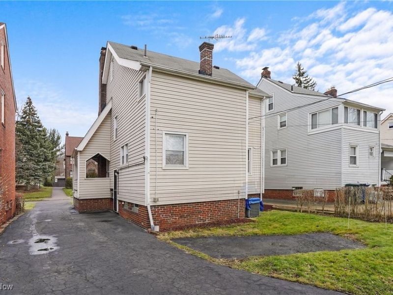 1898 Powell Avenue, Cleveland, OH 44118 Photo 5