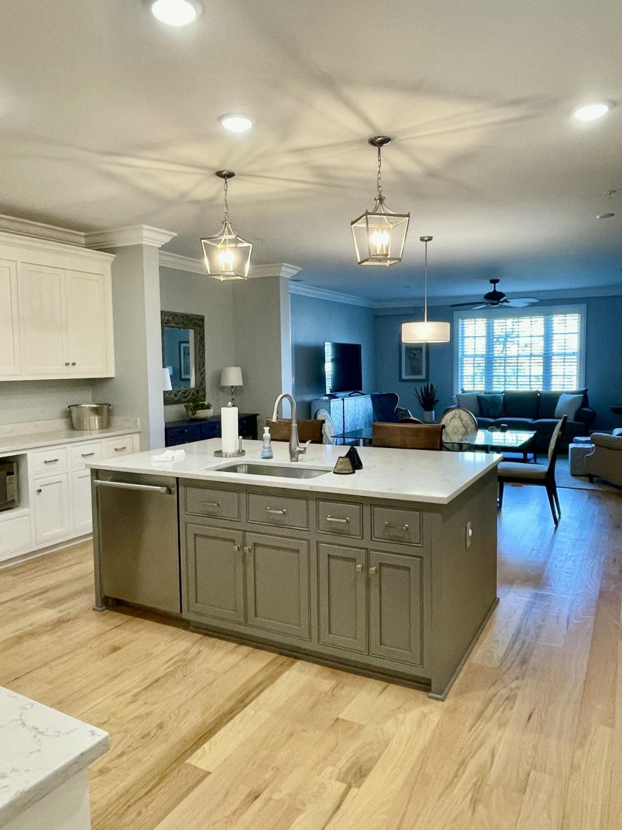 28 Broad Street Photo 5