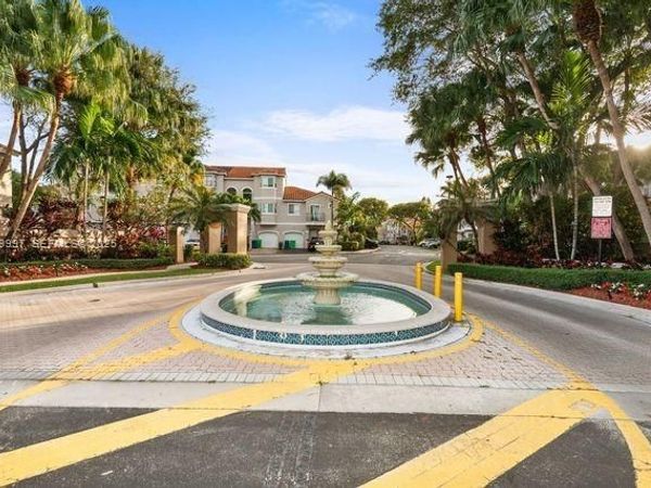 12691 NW 14th Pl, Sunrise, FL 33323