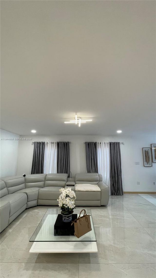 5740 SW 57th Way, Davie, FL 33314 Photo