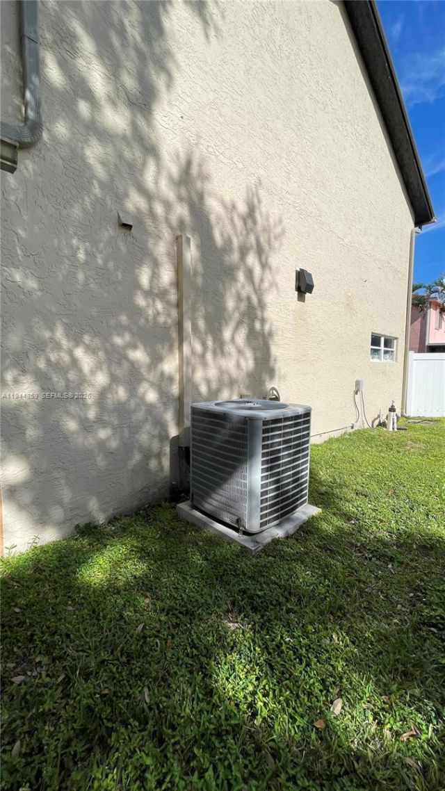 5740 SW 57th Way, Davie, FL 33314 Photo