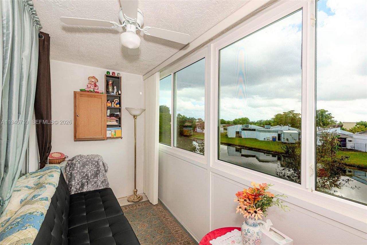 9660 Sunrise Lakes Blvd, Unit 202, Sunrise, FL 33322 Photo