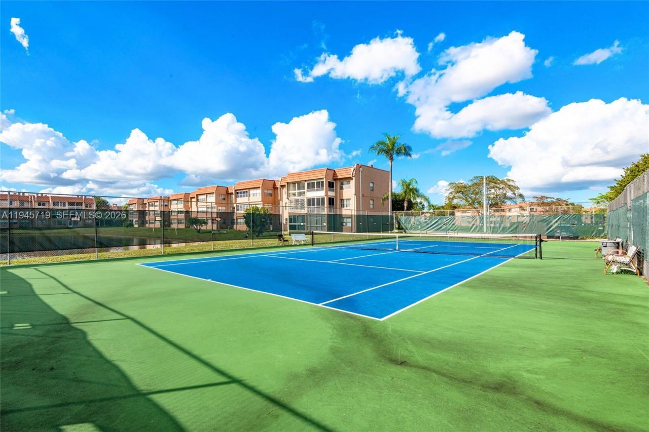 9660 Sunrise Lakes Blvd, Unit 202, Sunrise, FL 33322 Photo