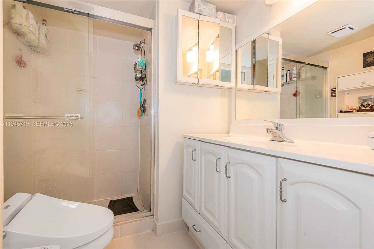 9660 Sunrise Lakes Blvd, Unit 202, Sunrise, FL 33322 Photo