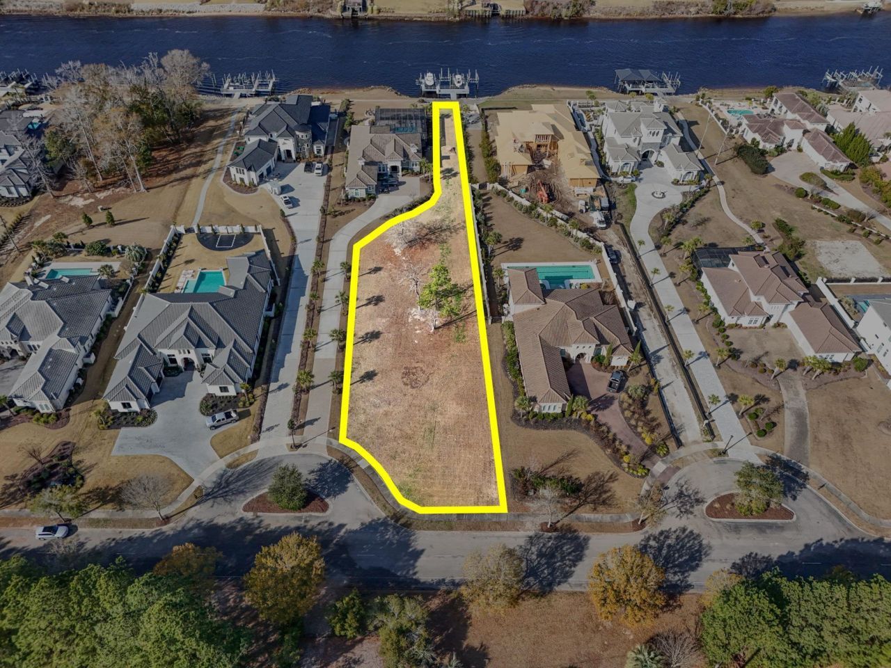 9169 Marina Pkwy. Photo 1