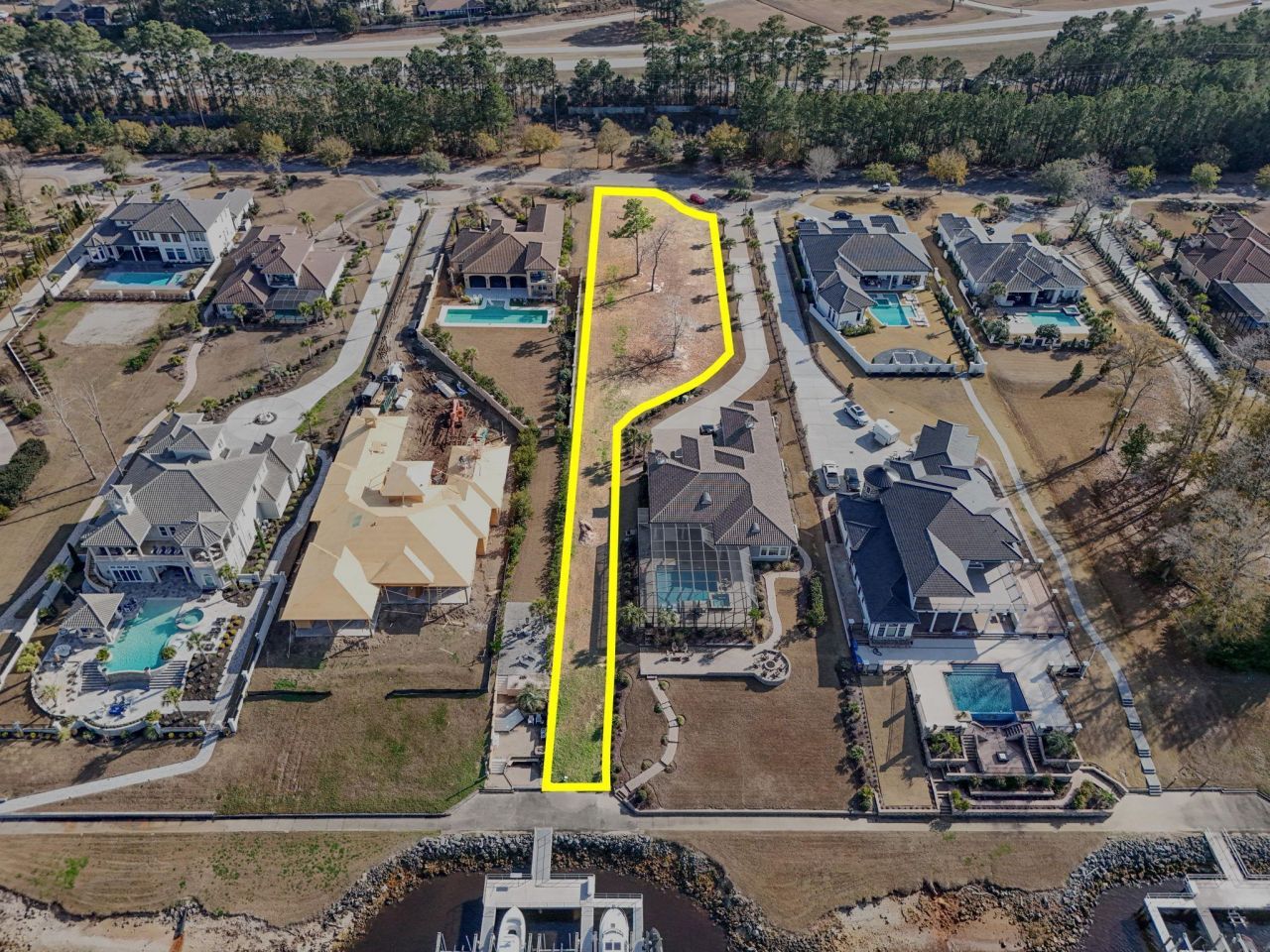 9169 Marina Pkwy. Photo 2