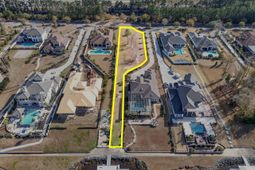 9169 Marina Pkwy. photo 4