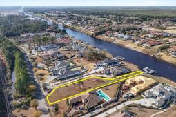 9169 Marina Pkwy. photo 4