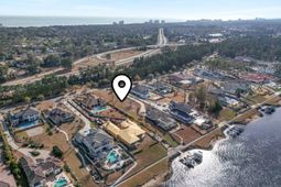 9169 Marina Pkwy. photo 4