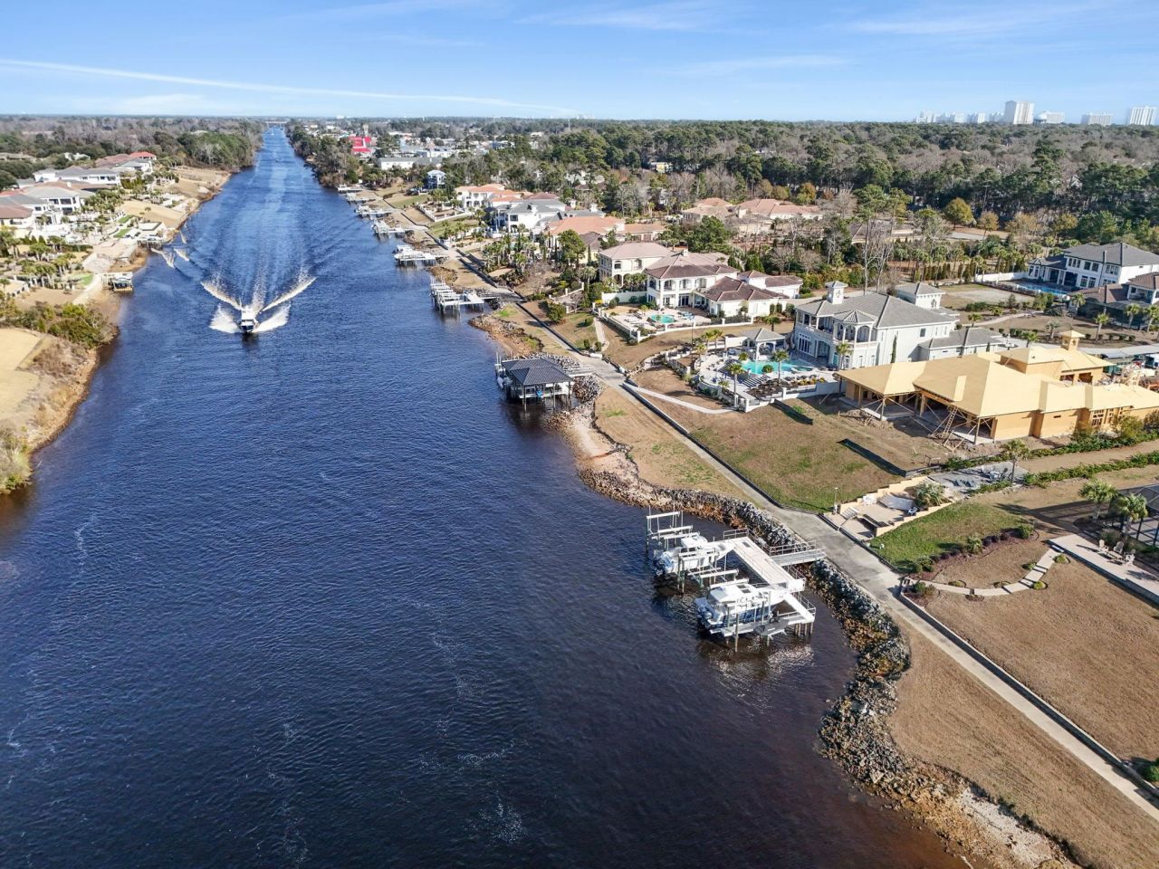 9169 Marina Pkwy. Photo 9