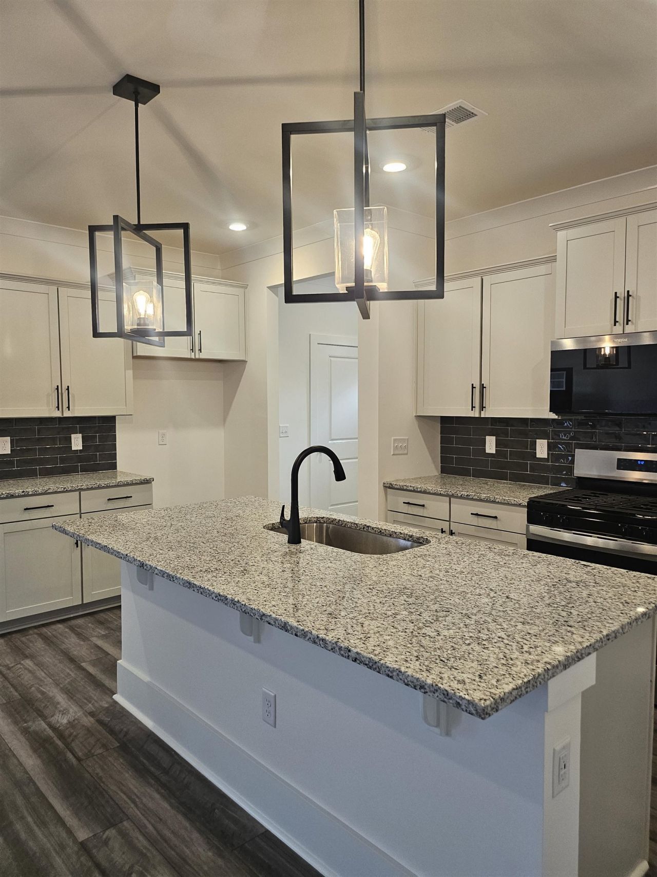 1216 Mill Banks Dr. Photo 10