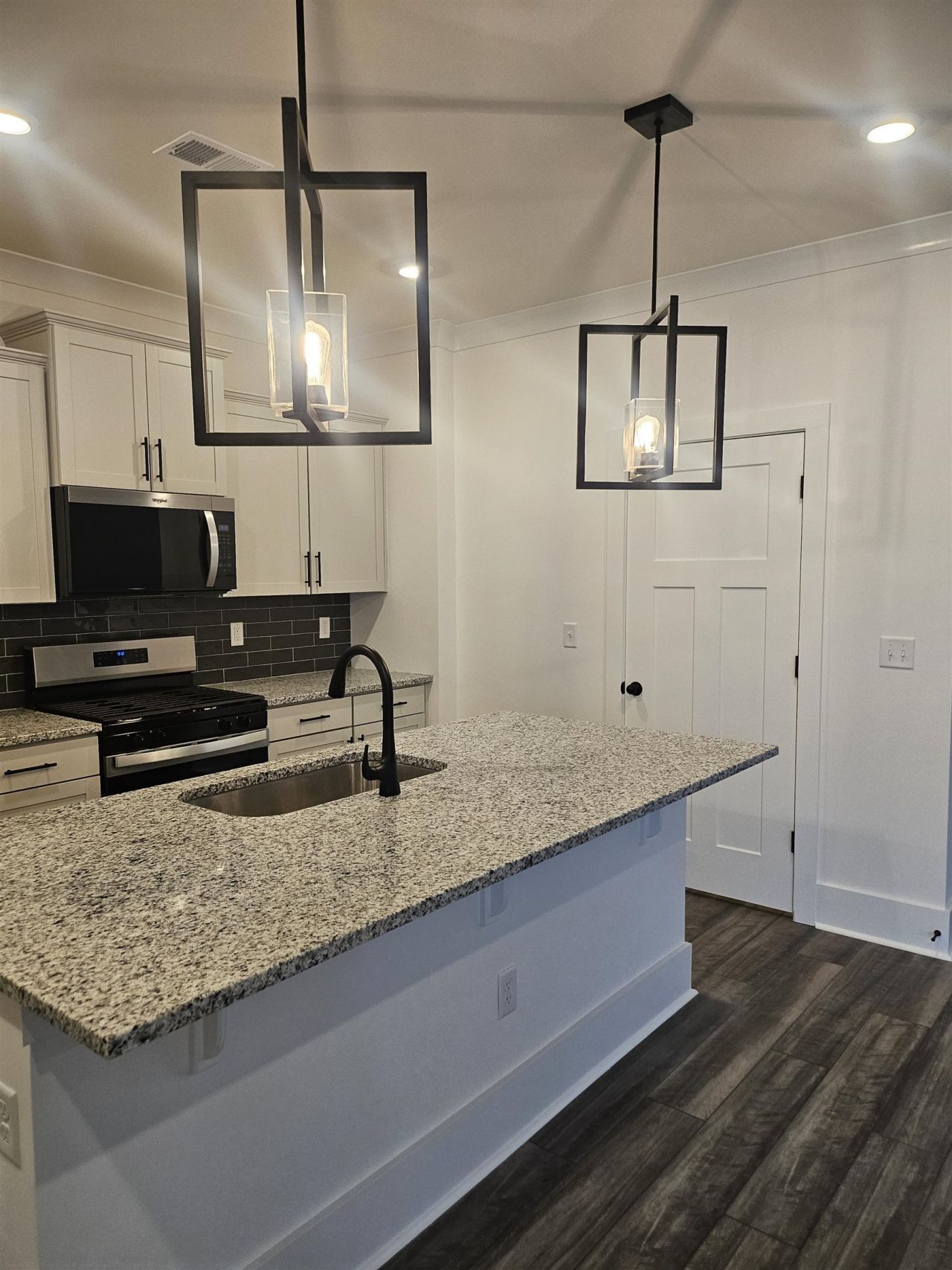 1216 Mill Banks Dr. Photo 9