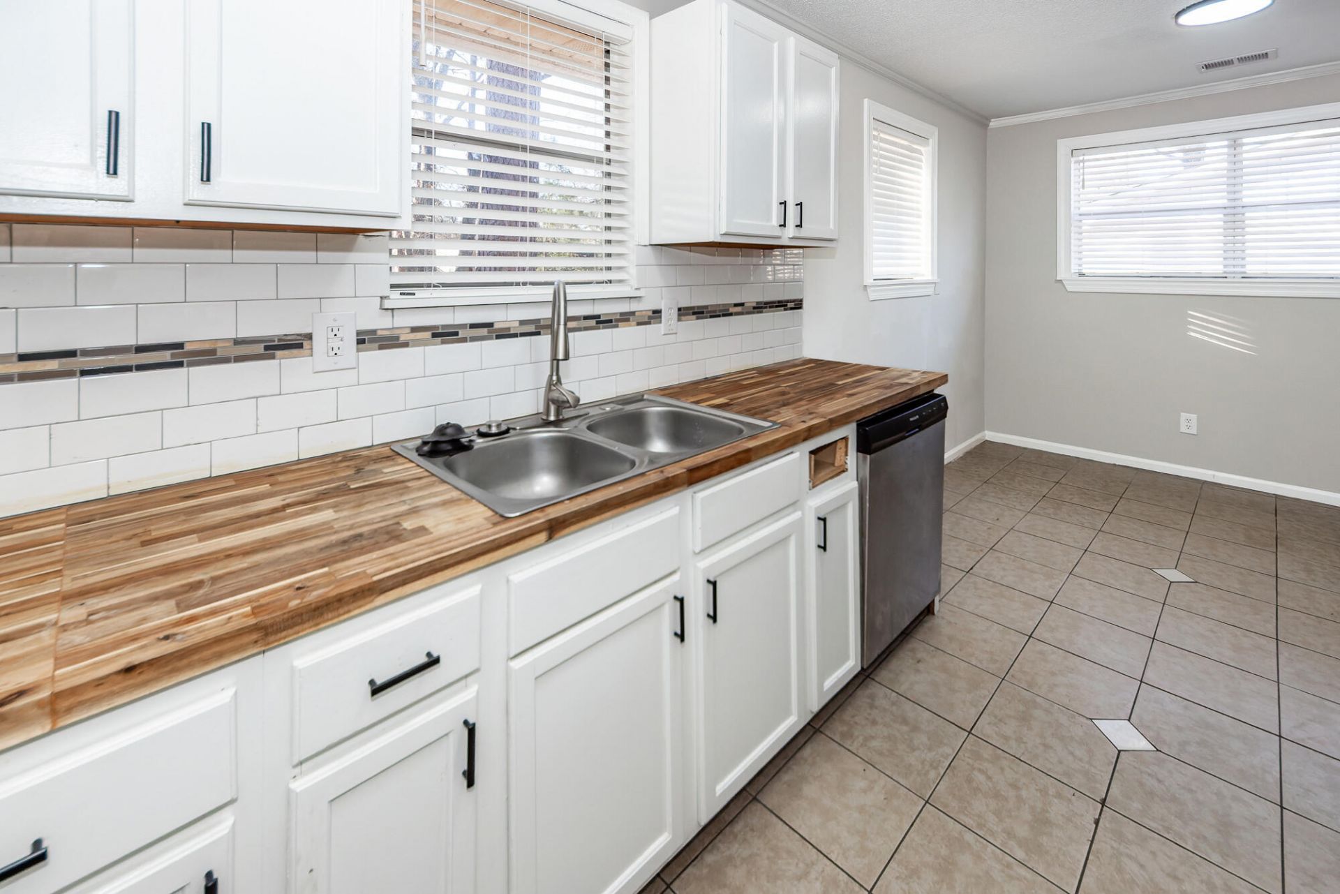 237 Amy Drive Photo 16