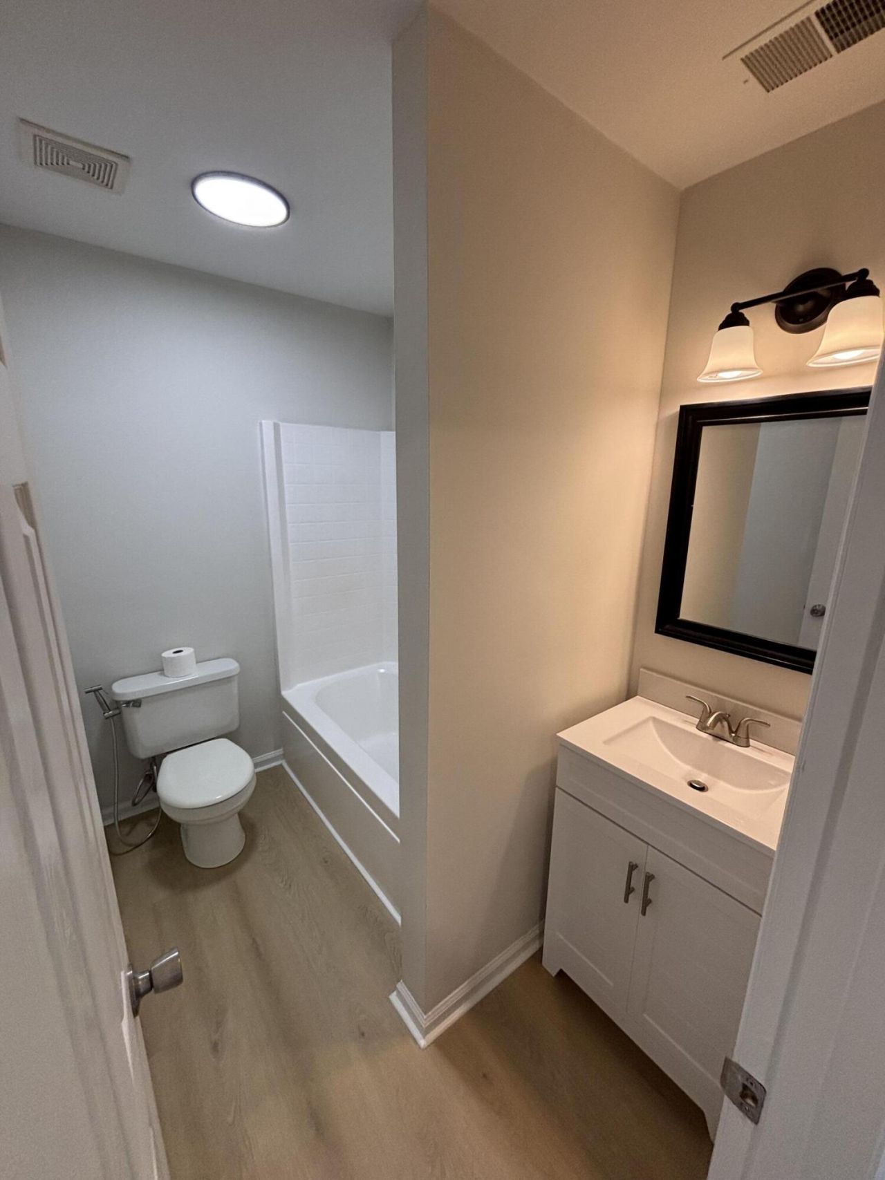 236 Hoylake Court Photo 12