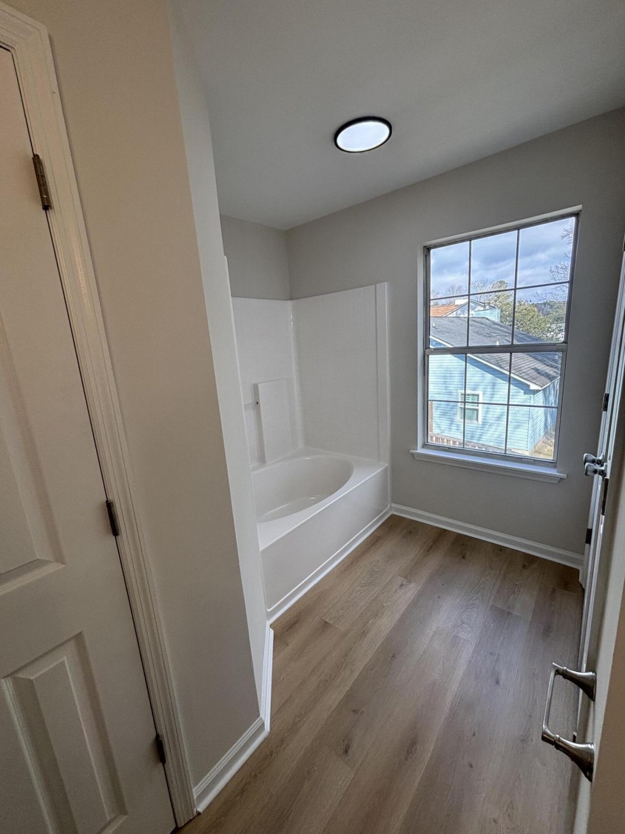 236 Hoylake Court Photo 8