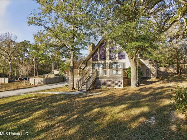6670 Ahekolo Circle, Diamondhead, MS 39525