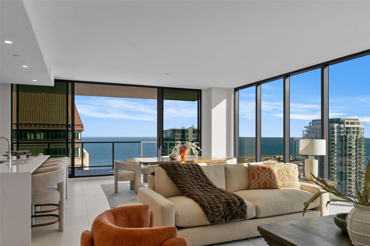 275 1st Avenue S, Unit 3205, Saint Petersburg, FL 33701 Photo