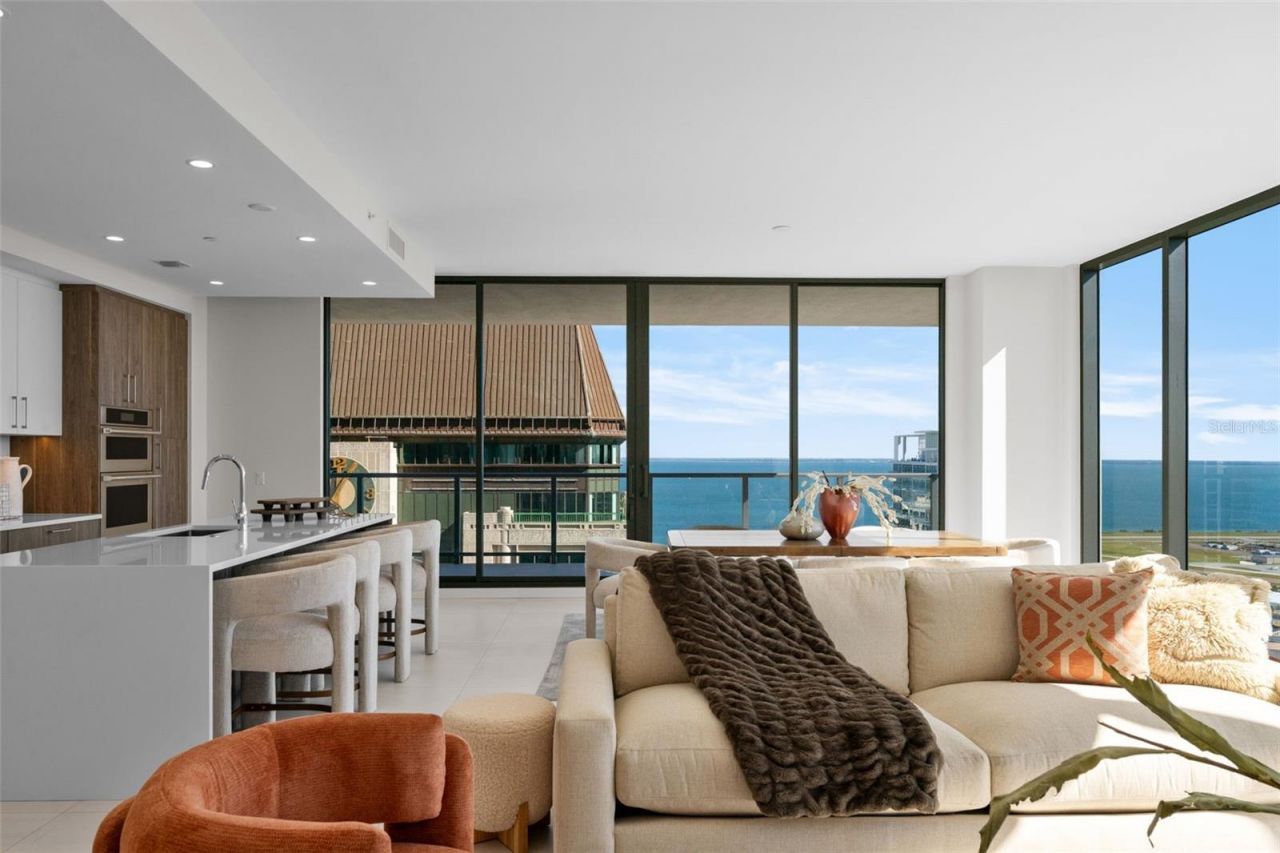 275 1st Avenue S, Unit 3205, Saint Petersburg, FL 33701 Photo