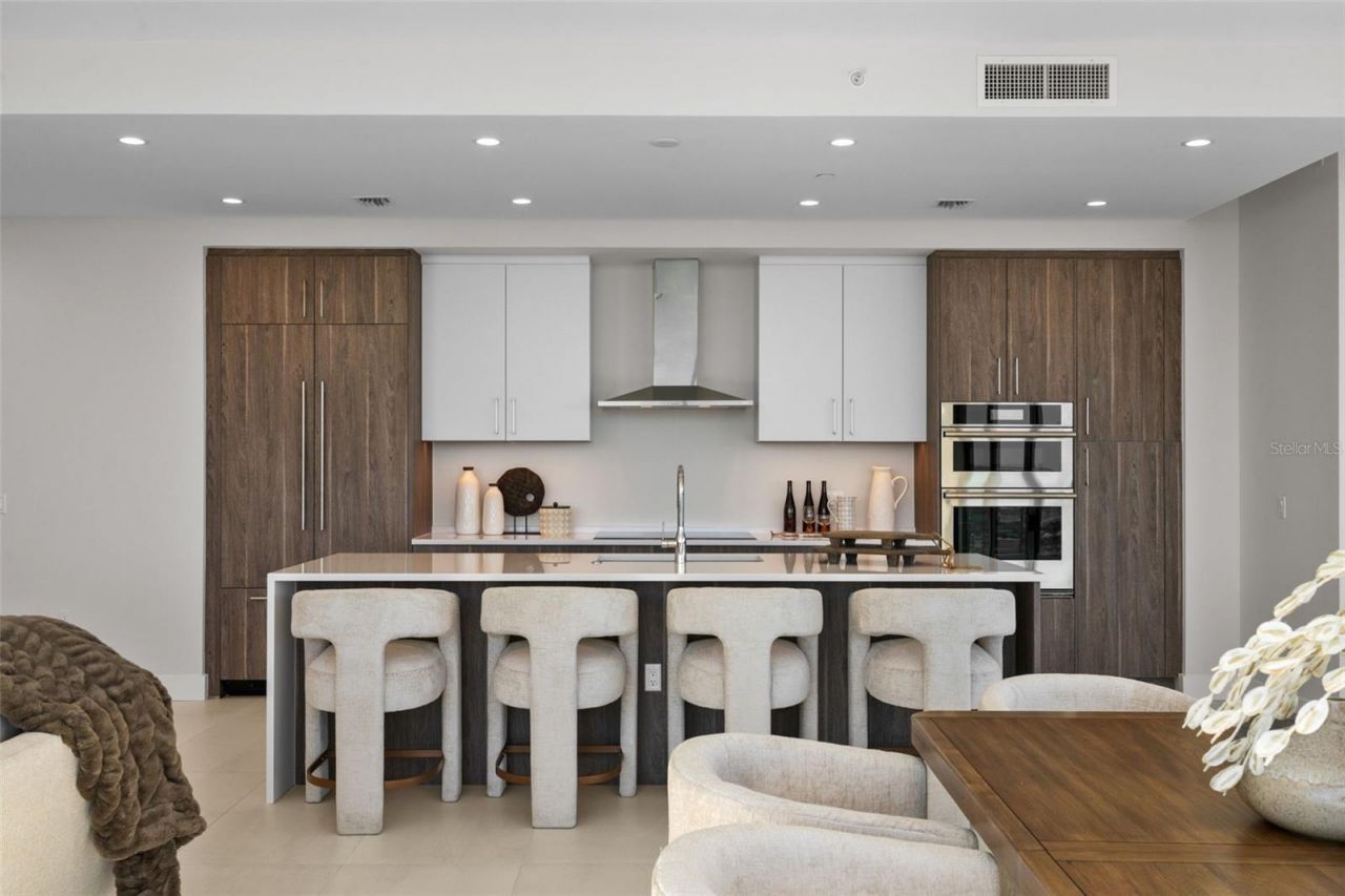 275 1st Avenue S, Unit 3205, Saint Petersburg, FL 33701 Photo