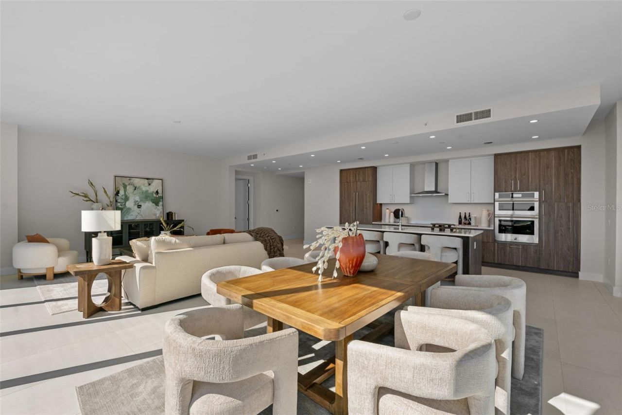 275 1st Avenue S, Unit 3205, Saint Petersburg, FL 33701 Photo