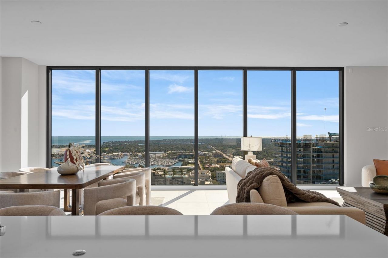 275 1st Avenue S, Unit 3205, Saint Petersburg, FL 33701 Photo