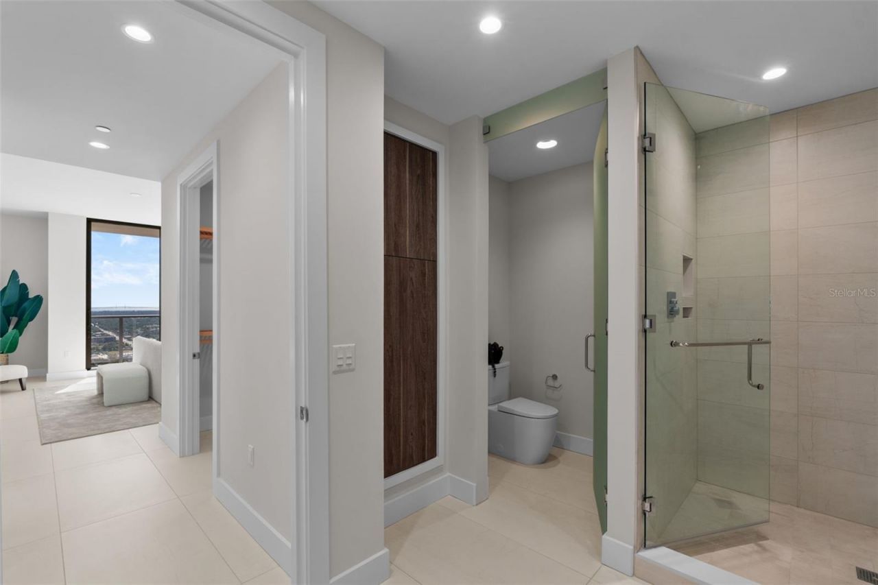 275 1st Avenue S, Unit 3205, Saint Petersburg, FL 33701 Photo