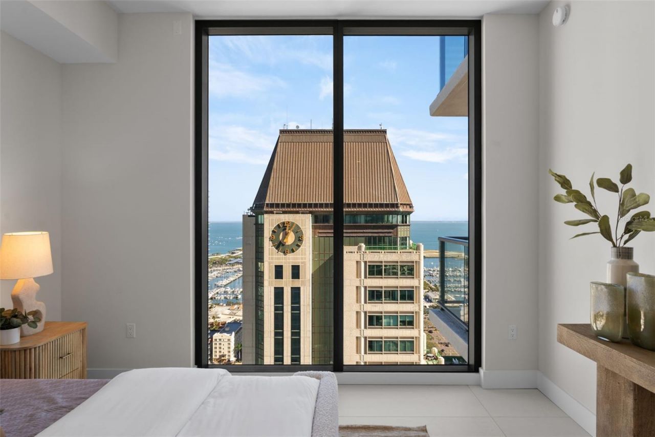 275 1st Avenue S, Unit 3205, Saint Petersburg, FL 33701 Photo