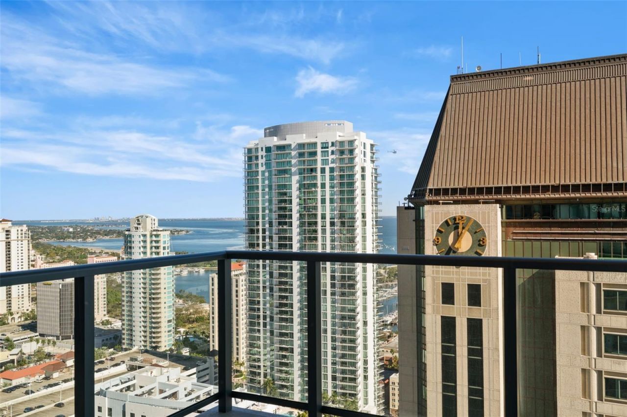 275 1st Avenue S, Unit 3205, Saint Petersburg, FL 33701 Photo