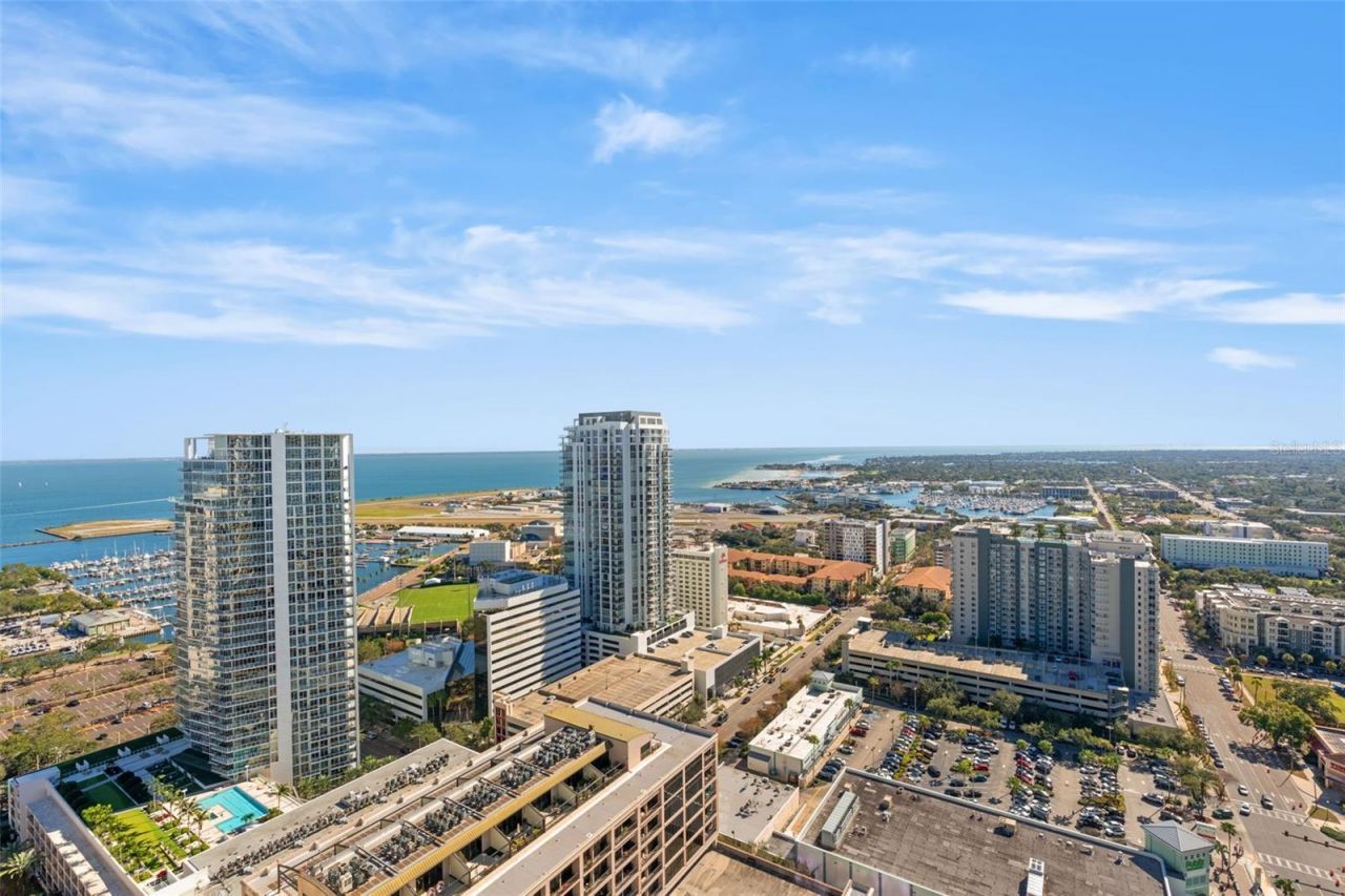 275 1st Avenue S, Unit 3205, Saint Petersburg, FL 33701 Photo