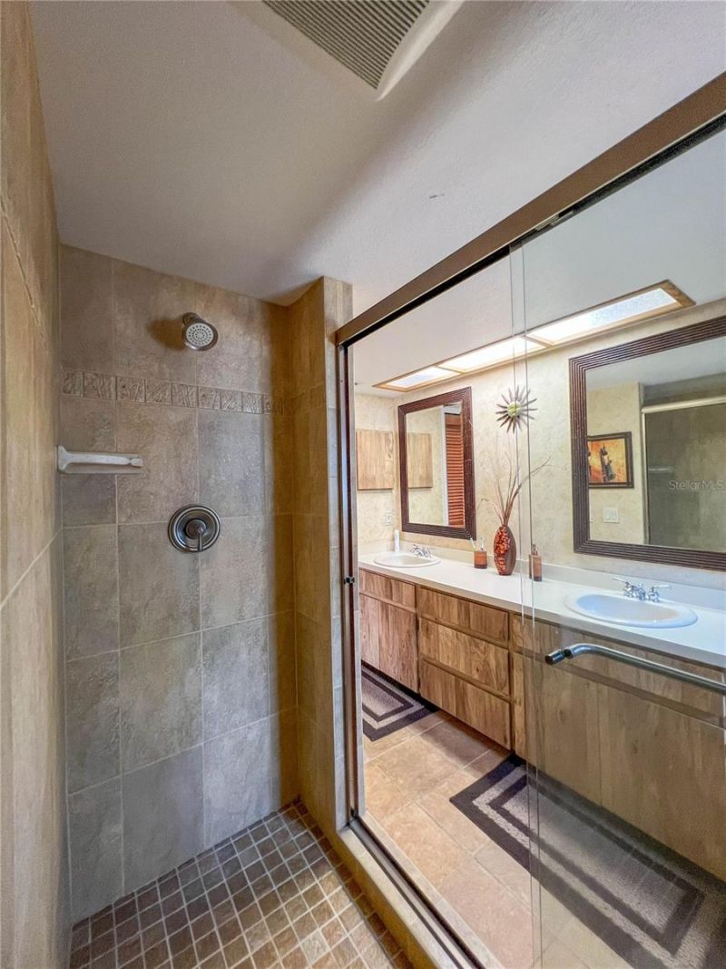 12156 98th Avenue, Seminole, FL 33772 Photo