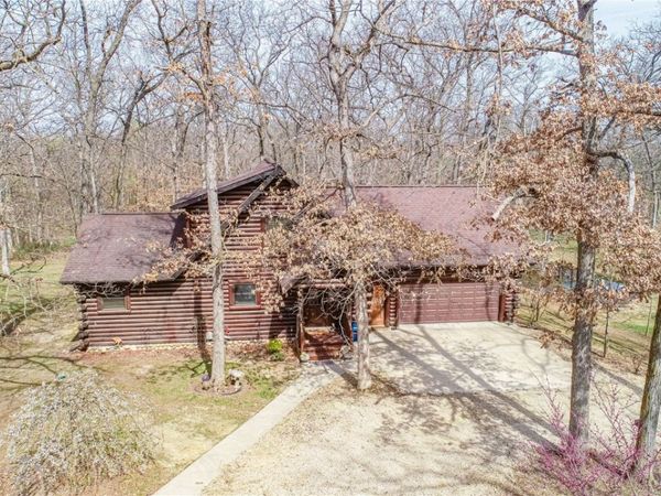 8897 20th Avenue, Monmouth, IA 52309