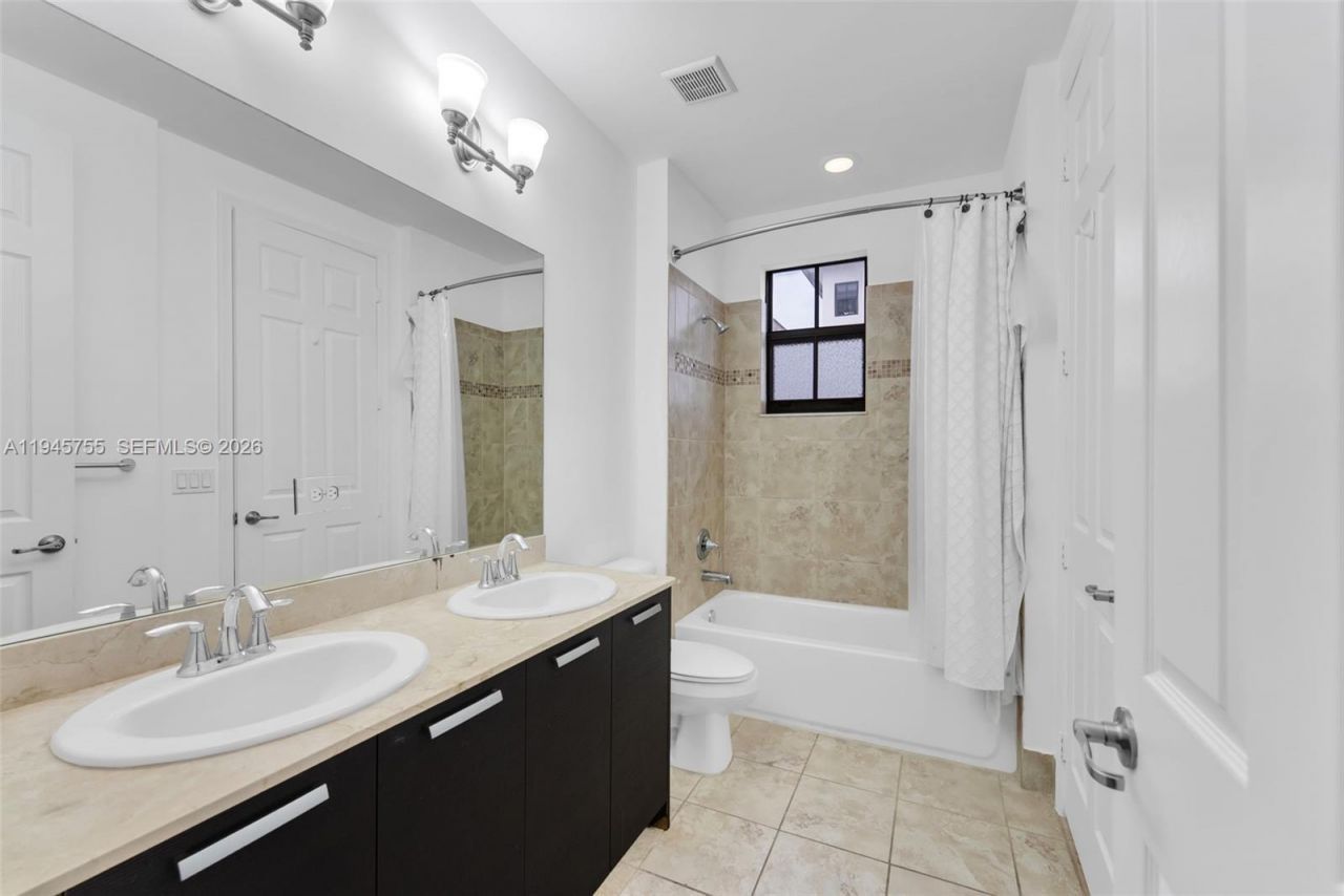 8453 NW 51st Ter, Unit 8453, Doral, FL 33166 Photo