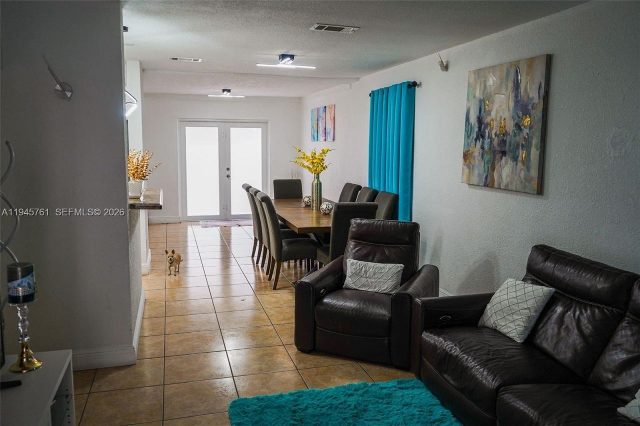 1190 W 33rd St, Hialeah, FL 33012 Photo