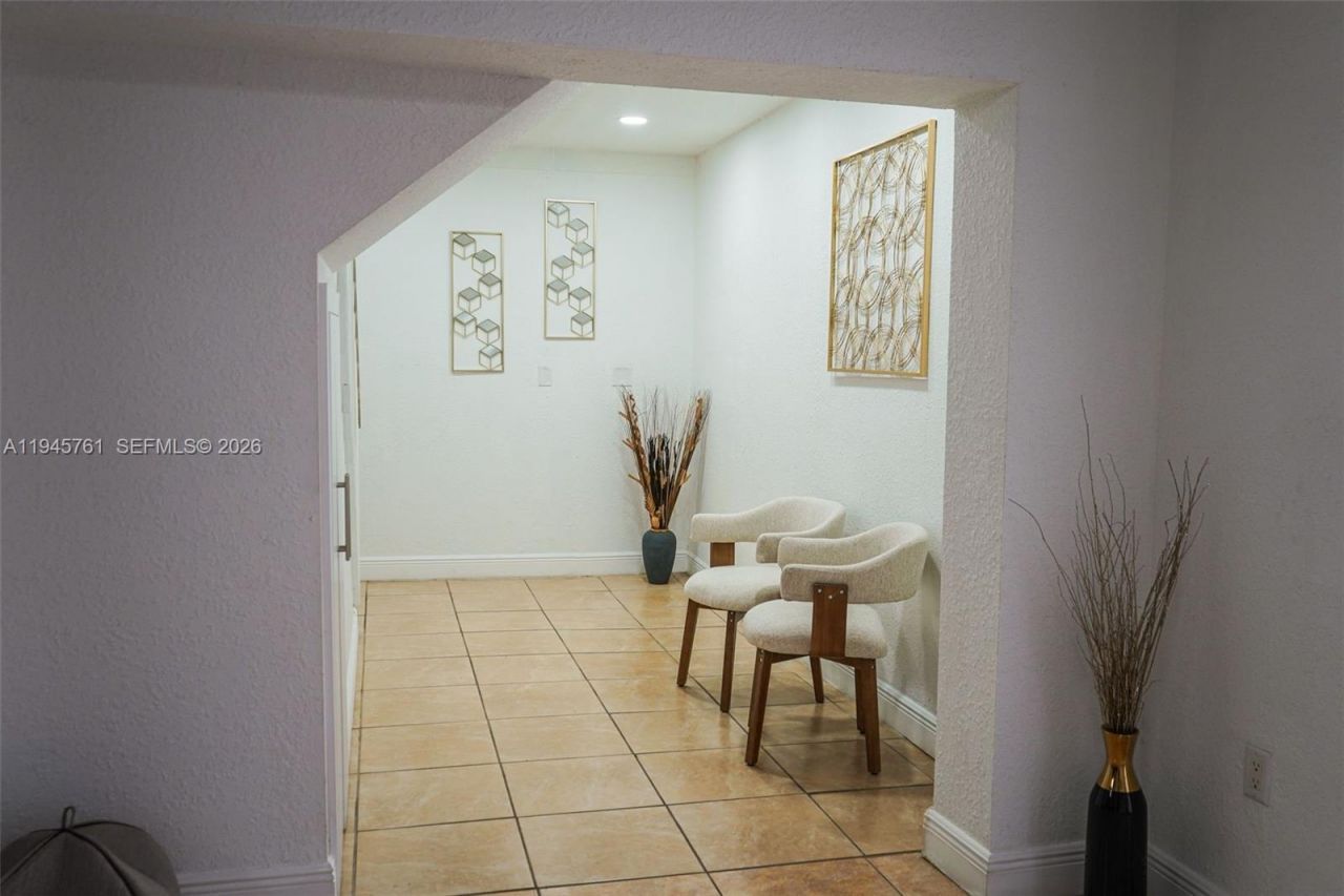 1190 W 33rd St, Hialeah, FL 33012 Photo