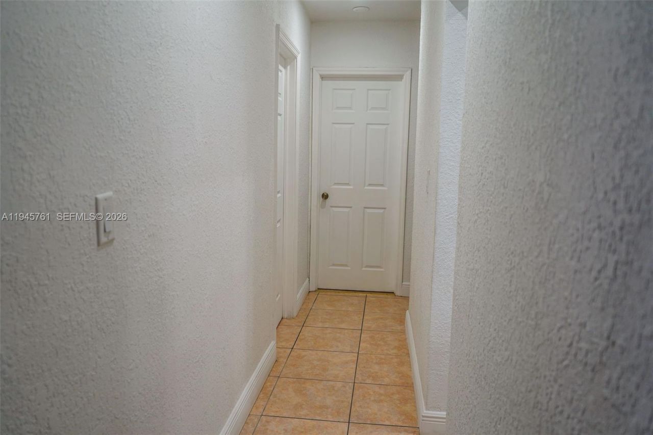 1190 W 33rd St, Hialeah, FL 33012 Photo