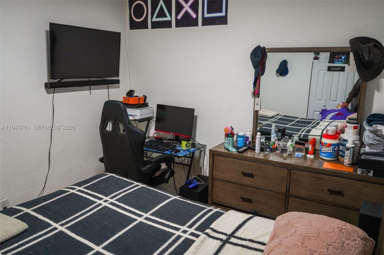 1190 W 33rd St, Hialeah, FL 33012 Photo