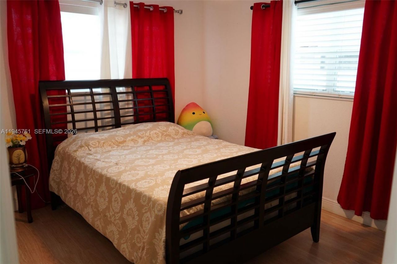 1190 W 33rd St, Hialeah, FL 33012 Photo