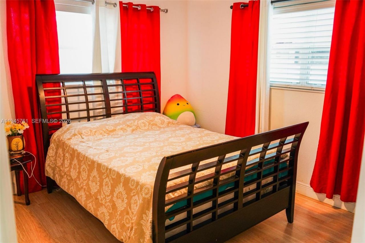 1190 W 33rd St, Hialeah, FL 33012 Photo