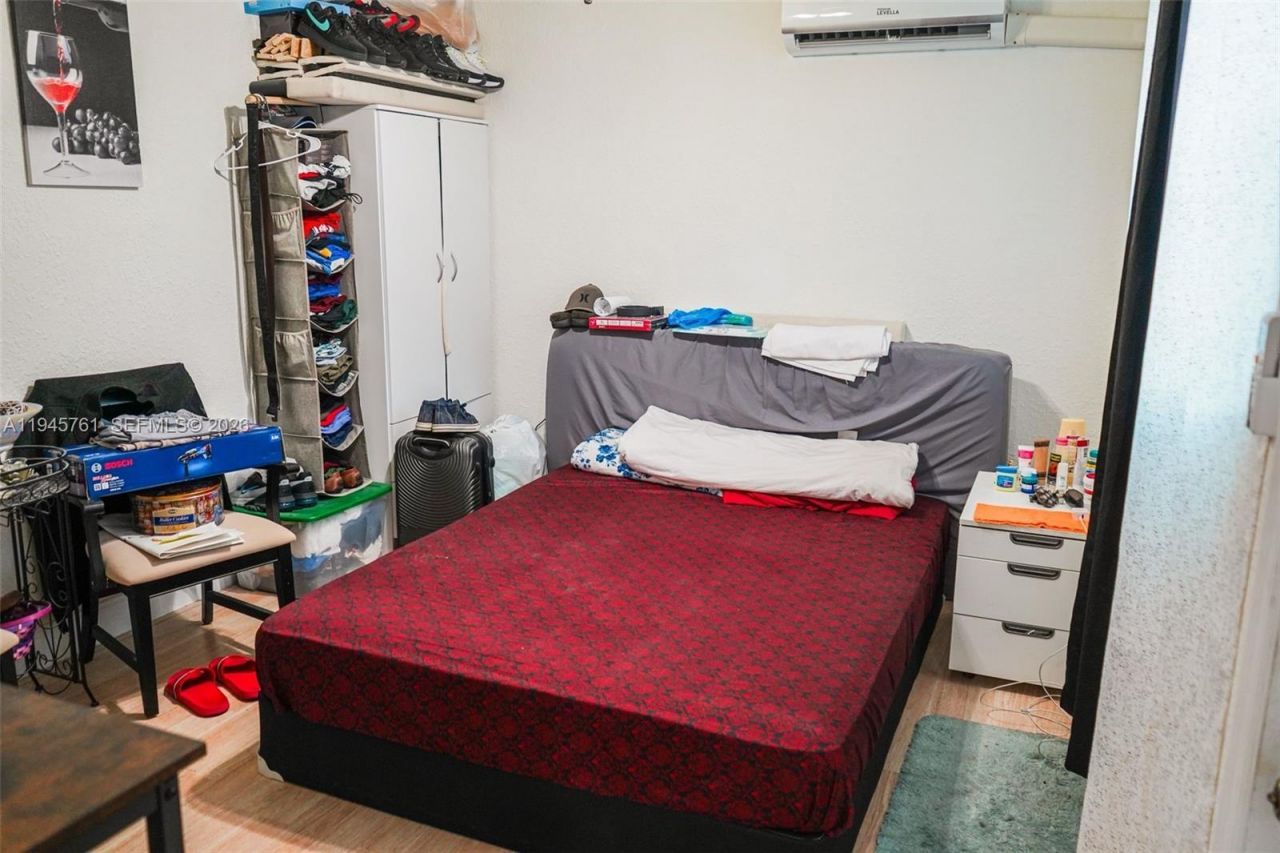 1190 W 33rd St, Hialeah, FL 33012 Photo