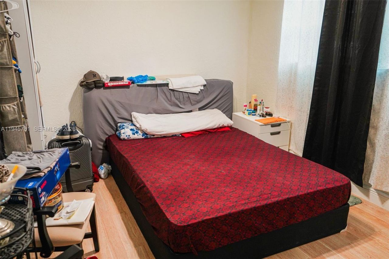 1190 W 33rd St, Hialeah, FL 33012 Photo